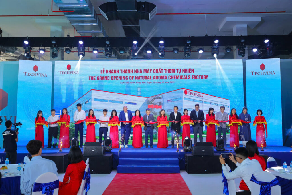 Techvina's management board and guests cut the ribbon at the event